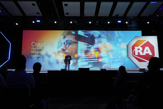 Blake Moret en la Automatioon Fair 2025.