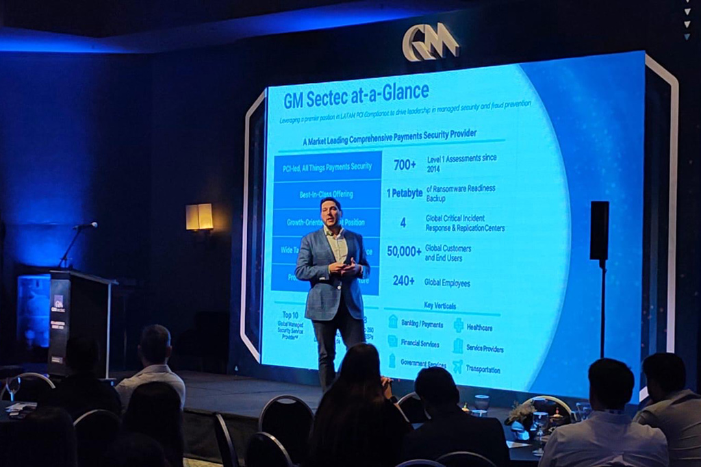 Héctor Guillermo Martínez en el PCI 4 Argentina Summit.