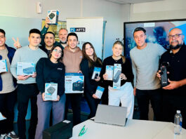 Alianza de distribución: Forza y PC ARTS potencian canales en Argentina Representantes de los teams de Forza y PC ARTS posan juntos tras firmar acuerdo de distribución.