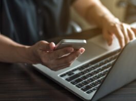 La Generación Z lidera la adopción del celular como dispositivo principal de conexión